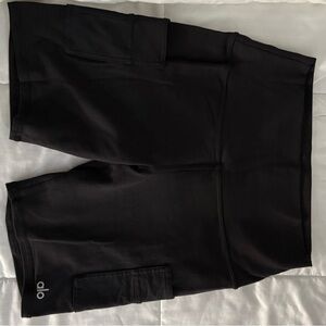 ALO Yoga women’s black Cargo biker Shorts
